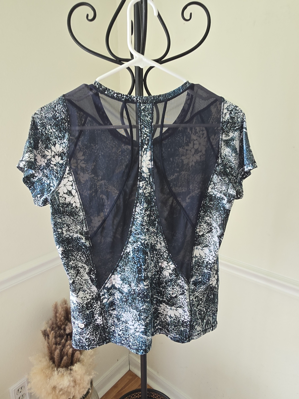 lululemon athletica Black & White Floral Mesh-Yoke Tee - Picture 7 of 7